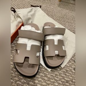 WOMEN HERMĒS Chypre sandal, beige mastic, Ref Size: 40